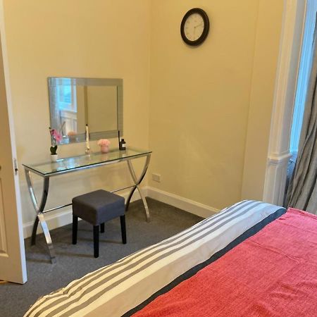 Royal Mile Mansions 2 Bedroom - Edinburgh City Centre Екстериор снимка