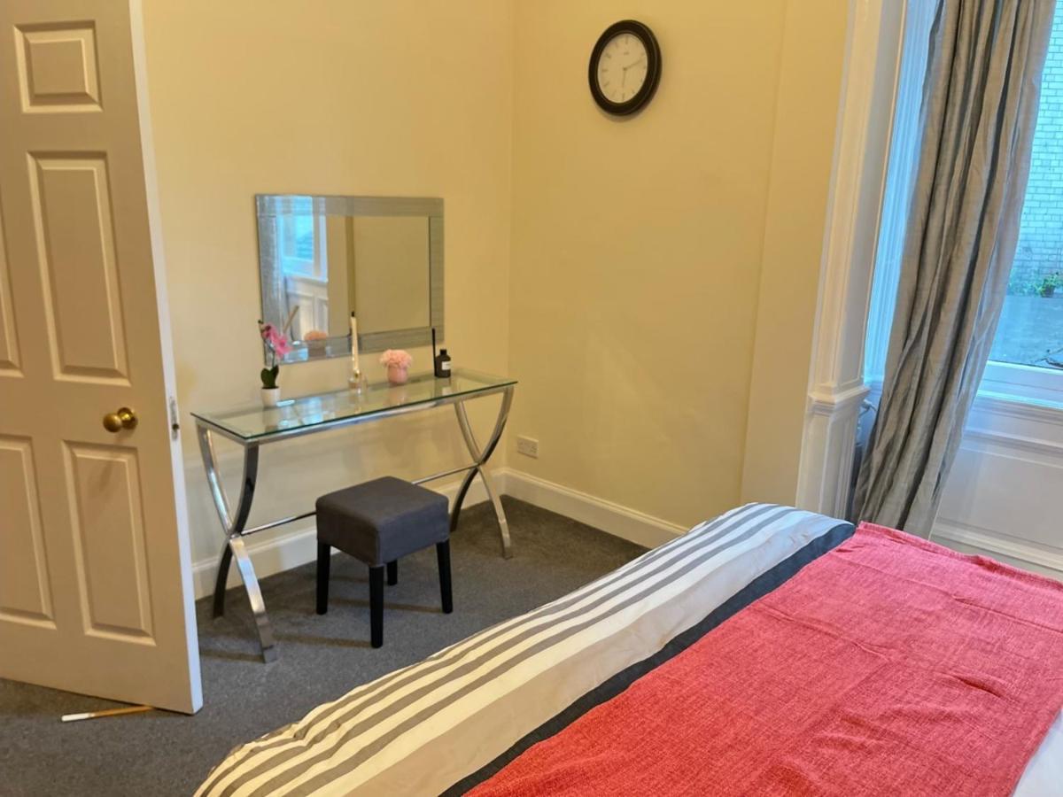 Royal Mile Mansions 2 Bedroom - Edinburgh City Centre Екстериор снимка
